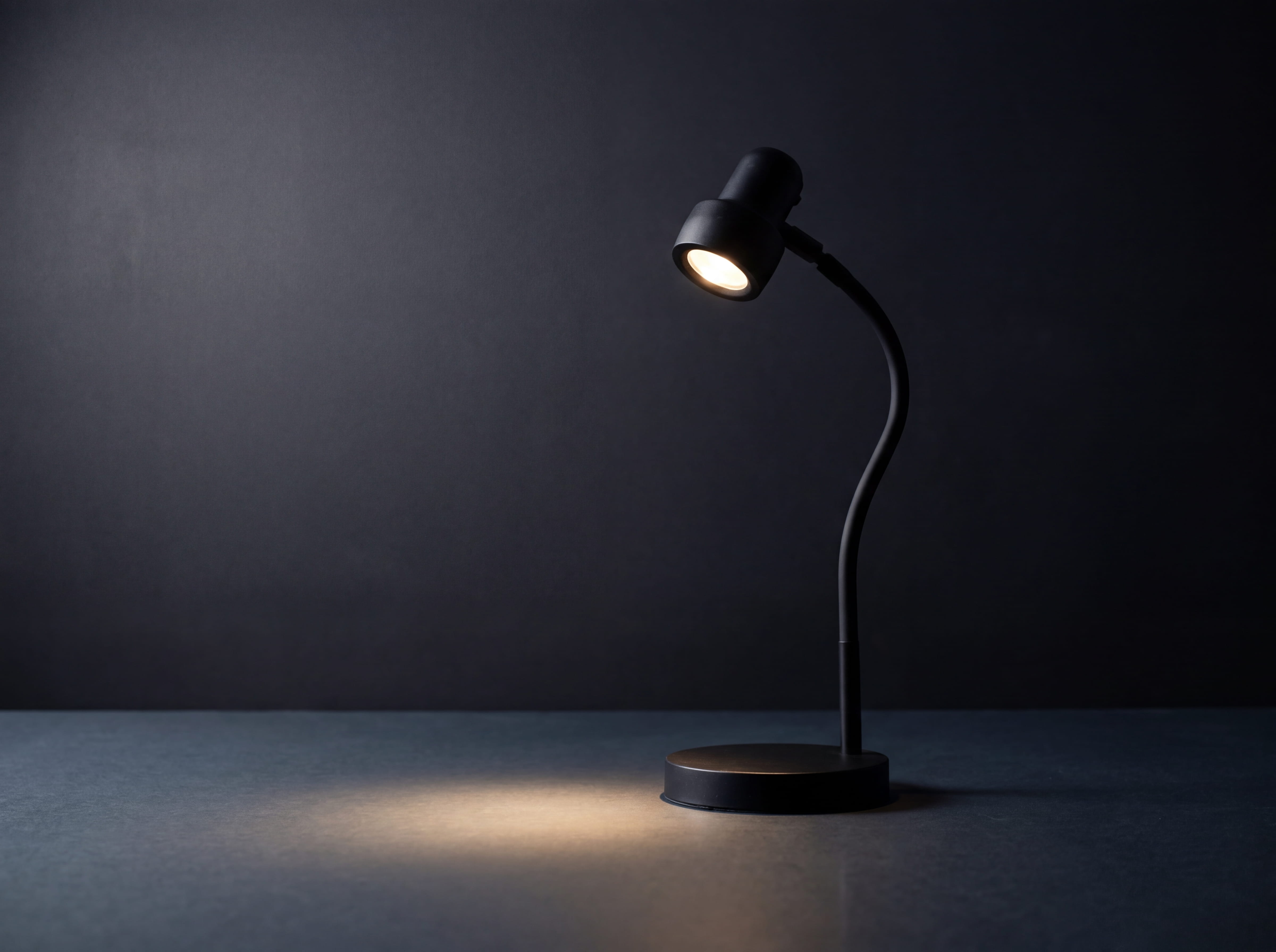 HD Mini compact cordless light on the clearance shelf